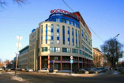 "Ковбой". Жилой дом на пересечении улиц Белинского и Студёной